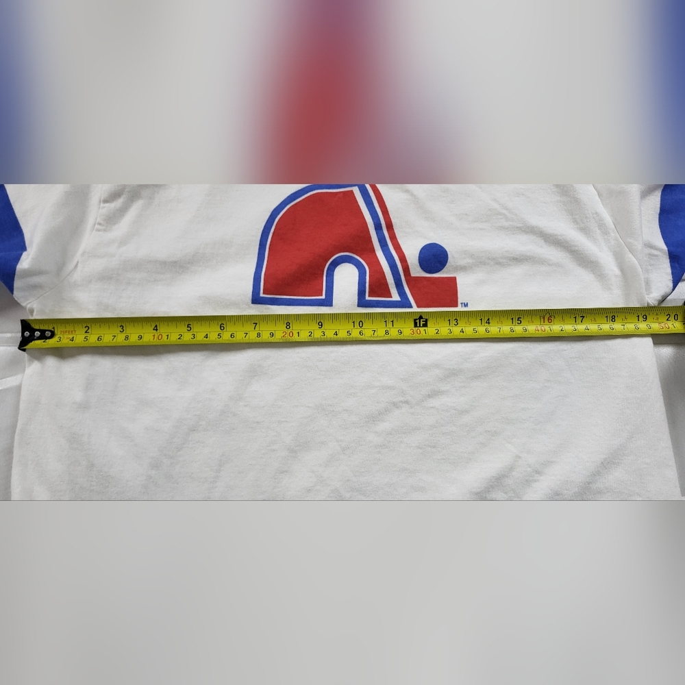 NHL White T-shirt Bud Light Of The Nordiques de W/ Blue Stripes - Picture 15 of 16